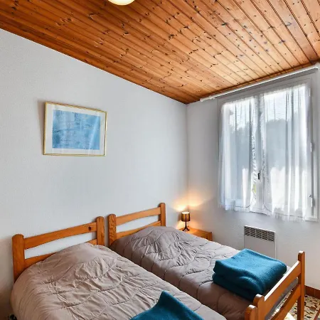 Alluring Holiday In Saint-savinien With Jacuzzi Vakantiehuis