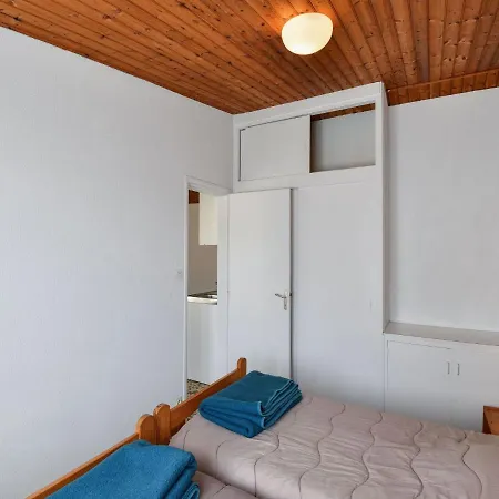 Alluring Holiday In Saint-savinien With Jacuzzi Vakantiehuis *